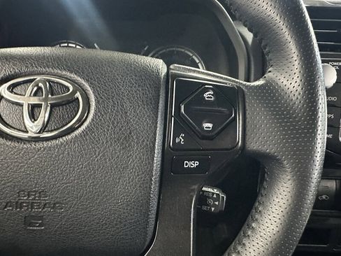 Used 2017 Toyota 4Runner TRD Off-Road AWD/4WD image 28