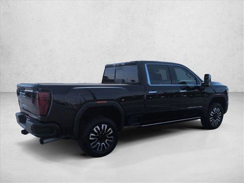 Used 2025 GMC Sierra 2500 Denali Ultimate image 5