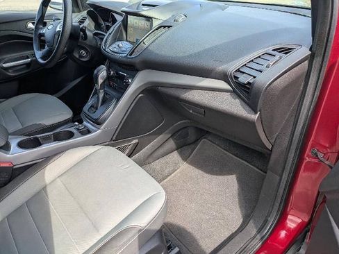 Used 2016 Ford Escape SE w/ Equipment Group 201A AWD/4WD image 14