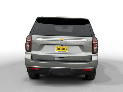 Used 2023 Chevrolet Suburban LT image 4