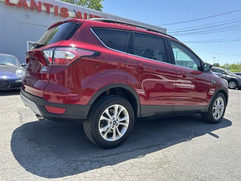 Used 2018 Ford Escape SE w/ SE Sync 3 Package AWD/4WD image 4