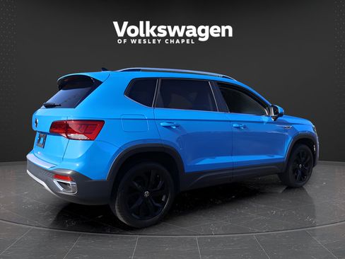 Certified 2023 Volkswagen Taos SE w/ Panoramic Sunroof Package FWD image 8