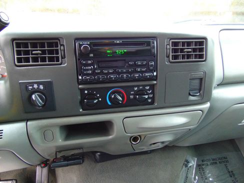 Used 2004 Ford F250 XLT image 22