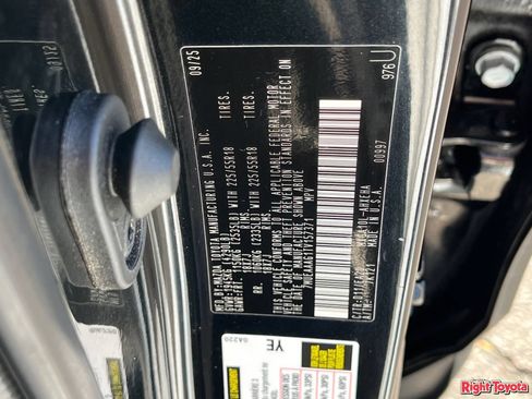 Certified 2026 Toyota Corolla Cross XLE FWD image 33