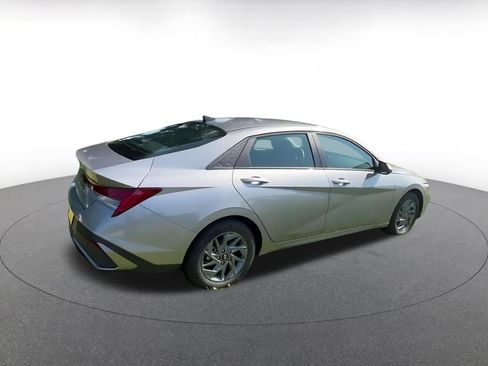 Used 2026 Hyundai Elantra Hybrid FWD image 13