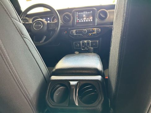 Used 2021 Jeep Wrangler Unlimited Sport image 29