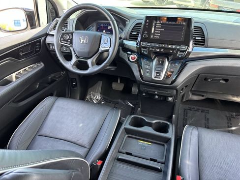 Certified 2024 Honda Odyssey Elite image 12
