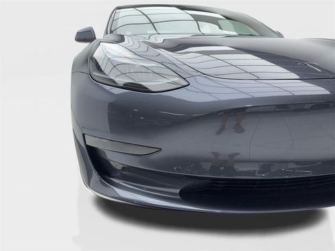 Used 2023 Tesla Model 3 Standard Range image 4