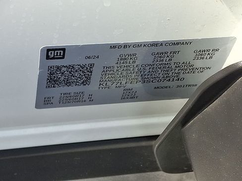 Used 2025 Chevrolet Trax LS FWD image 28