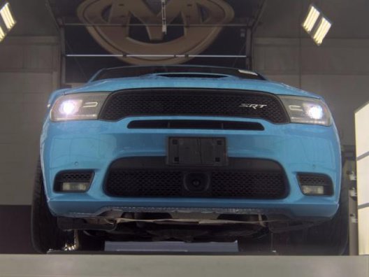 Used 2018 Dodge Durango SRT w/ Technology Group AWD/4WD image 3