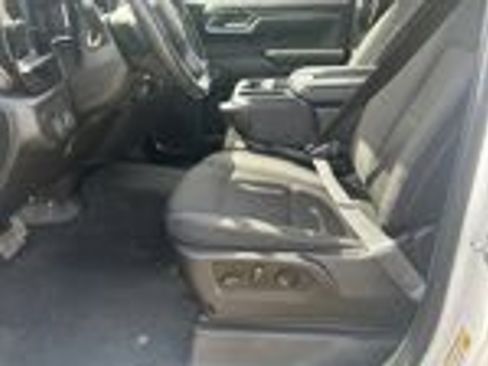 Used 2025 Chevrolet Silverado 1500 LT RWD image 8