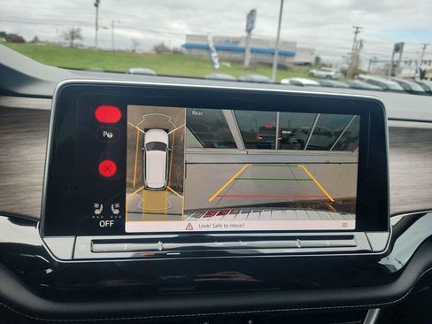 New 2026 Volkswagen Atlas SEL Premium R-Line image 18