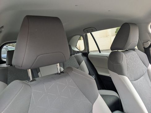Used 2025 Toyota RAV4 XLE FWD image 3