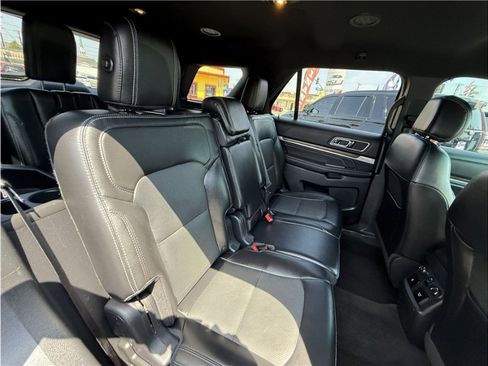 Used 2016 Ford Explorer Limited image 31