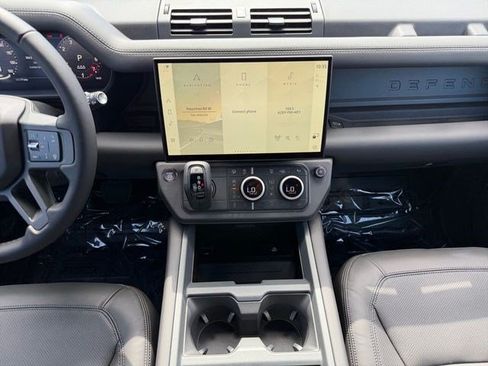New 2026 Land Rover Defender 110 X-Dynamic SE AWD/4WD image 15