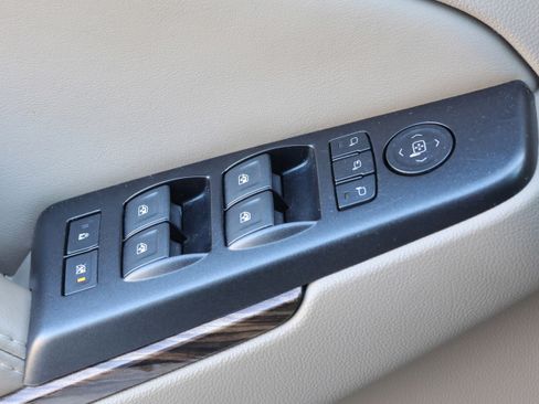 Used 2018 GMC Yukon SLT w/ Open Road Package image 14