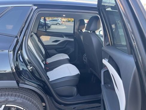 New 2026 Volkswagen Tiguan SE image 26