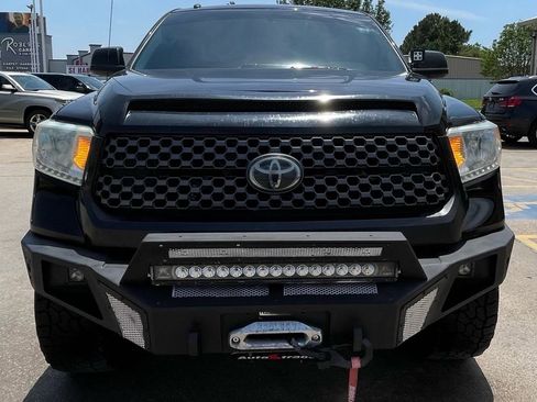 Used 2015 Toyota Tundra SR5 w/ TRD Off Road Package AWD/4WD image 9