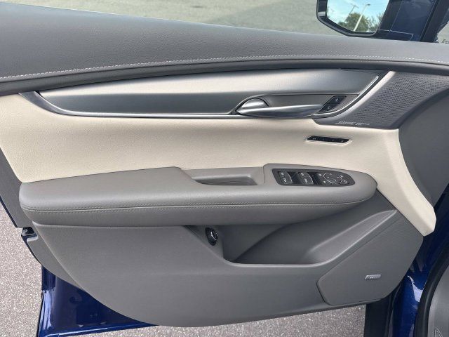 Used 2023 Cadillac XT5 Premium Luxury AWD/4WD image 16