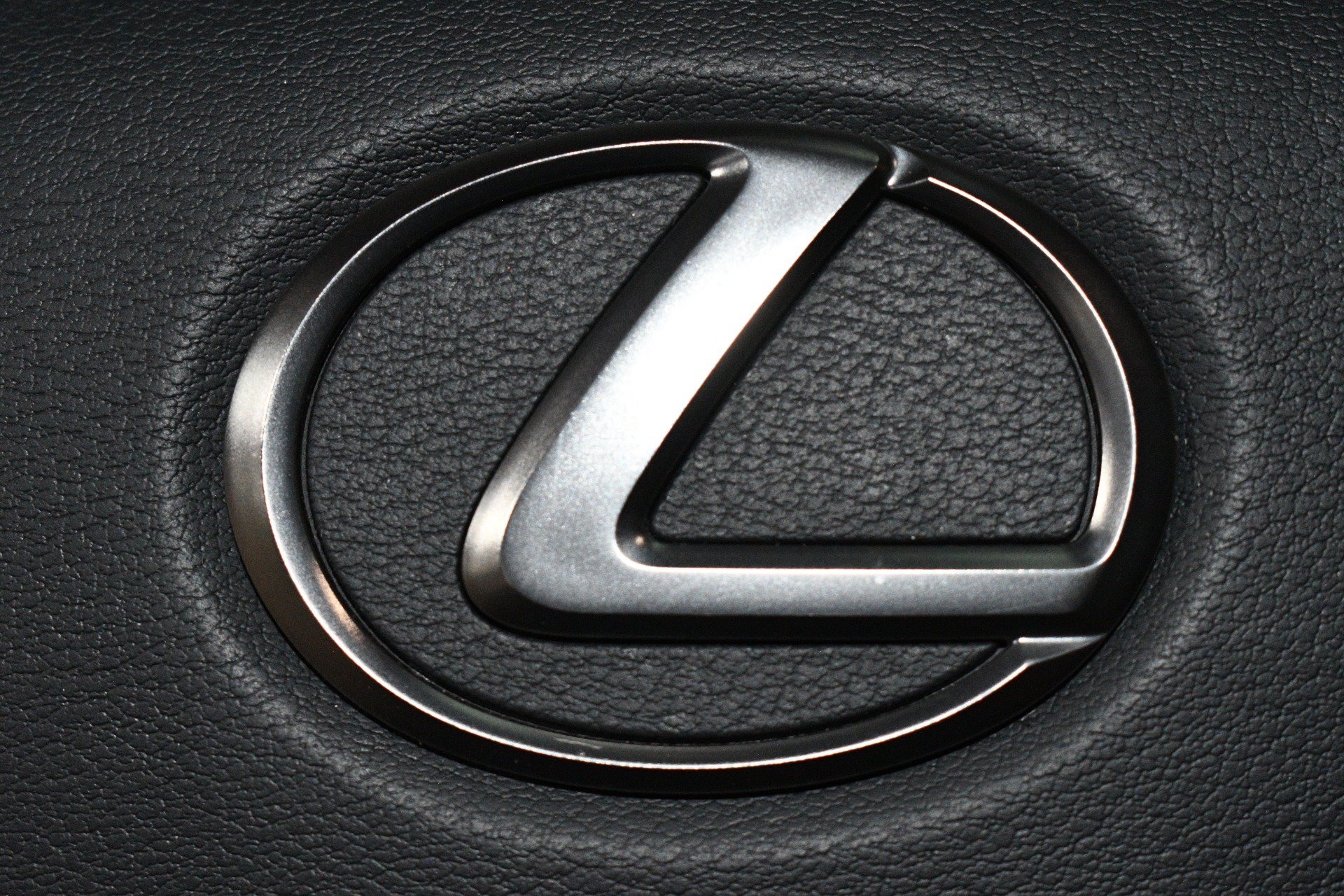Used 2025 Lexus NX 450h+ F Sport w/ Accessory Package (Z2) AWD/4WD image 29