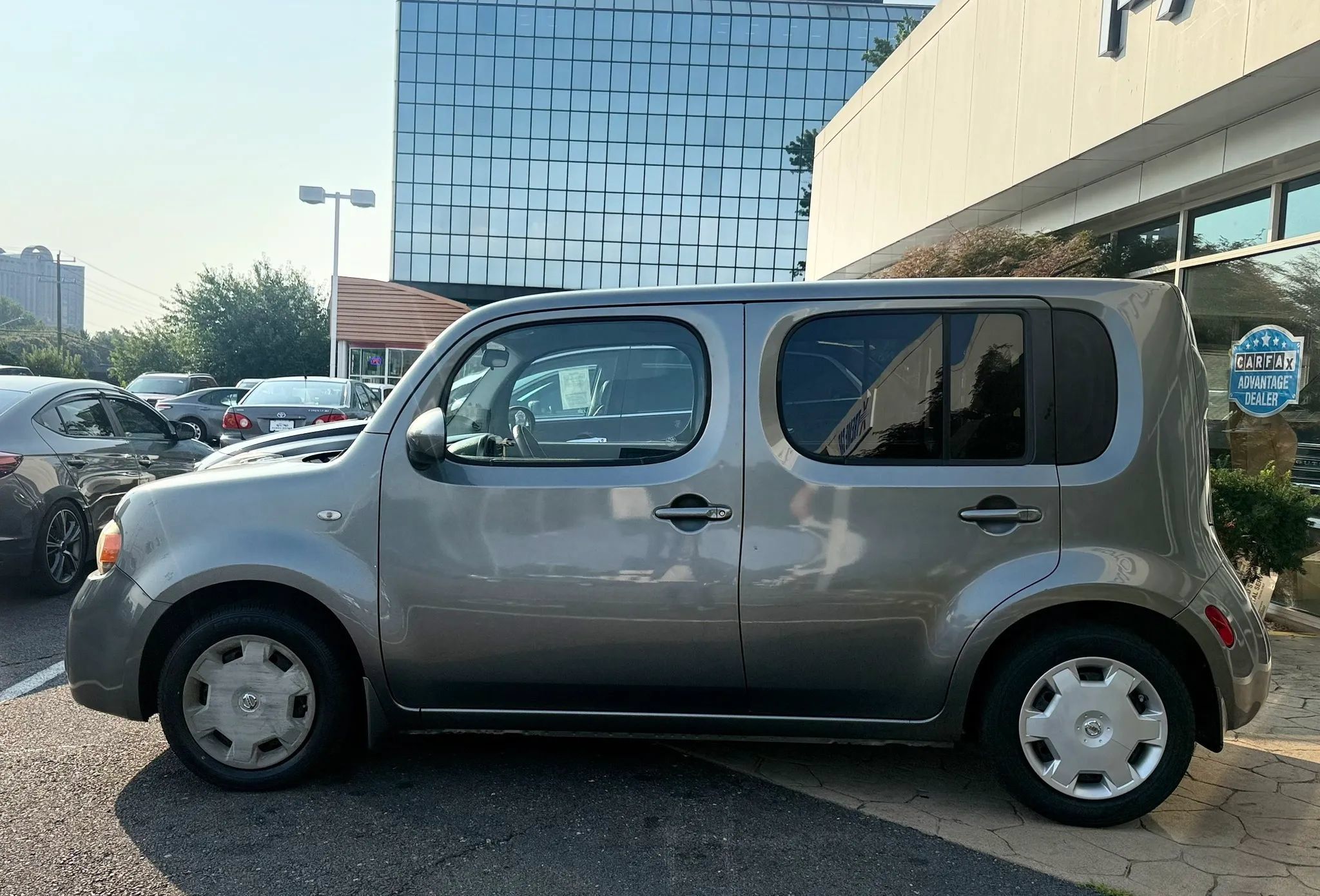 Used 2010 Nissan Cube 1.8 S w/ Interior Designer Pkg FWD image 4