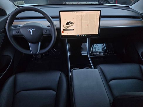 Used 2020 Tesla Model 3 Standard Range Plus RWD image 14