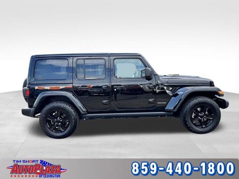 Used 2023 Jeep Wrangler Unlimited Sahara AWD/4WD image 9