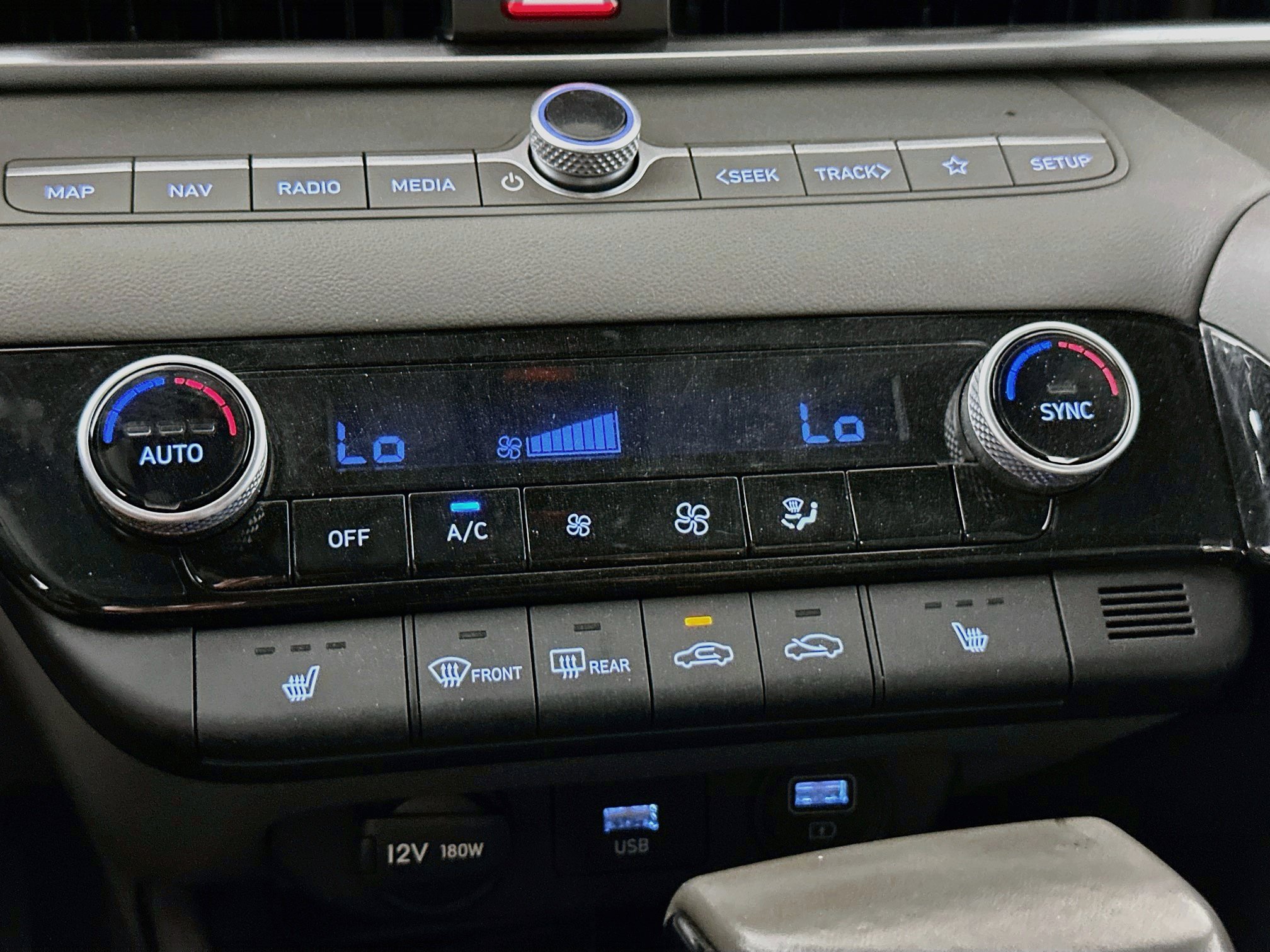 Used 2023 Hyundai Elantra SEL w/ Convenience Package FWD image 24