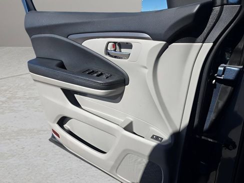 Used 2017 Honda Pilot EX-L image 18