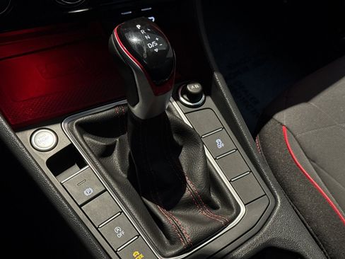 Used 2024 Volkswagen Jetta GLI 40th Anniversary Edition image 25