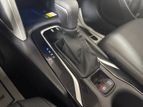 Used 2023 Toyota Corolla Cross XLE image 17