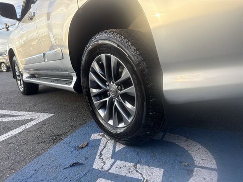 Used 2015 Lexus GX 460 Luxury image 24