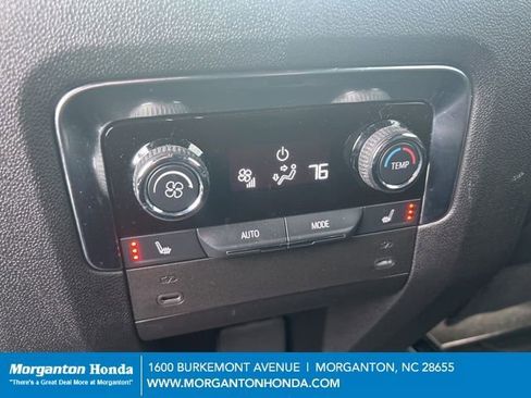 Used 2025 Chevrolet Suburban Z71 w/ Comfort Package image 33