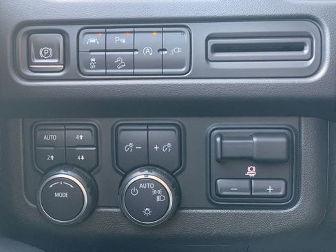 Certified 2022 Chevrolet Tahoe Z71 w/ Max Trailering Package image 16