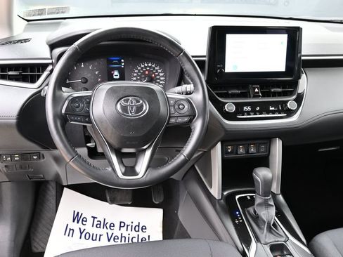 Used 2024 Toyota Corolla Cross LE AWD/4WD image 29