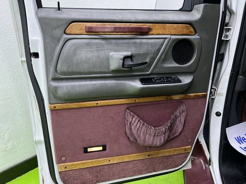 Used 1993 Ford E-250 and Econoline 250 Heavy-Duty Extended RWD image 17