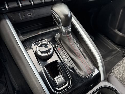 Used 2025 Chevrolet Colorado Z71 image 18