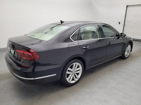 Used 2018 Volkswagen Passat 2.0T SE FWD image 10