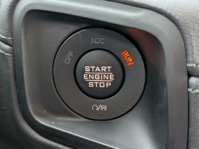 Used 2025 Jeep Wrangler Unlimited Rubicon AWD/4WD image 26