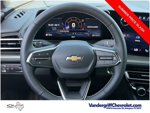 Used 2026 Chevrolet Traverse LT w/ Driver Confidence Package FWD image 12