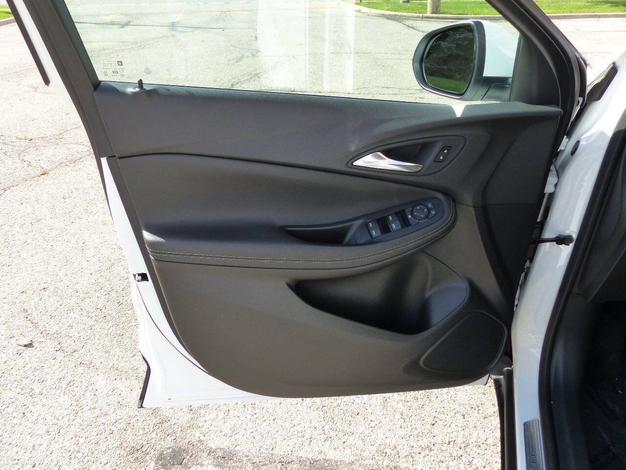 Used 2023 Buick Encore GX Select FWD image 18