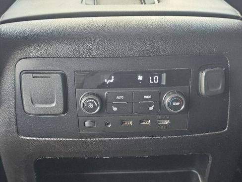 Used 2019 Chevrolet Suburban LT AWD/4WD image 51