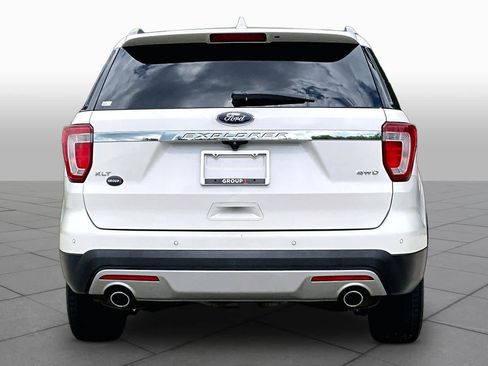 Used 2017 Ford Explorer XLT AWD/4WD image 5