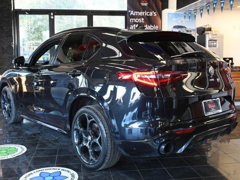 Used 2023 Alfa Romeo Stelvio Estrema AWD/4WD image 10