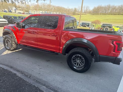 Used 2019 Ford F150 Raptor w/ Equipment Group 802A Luxury image 8