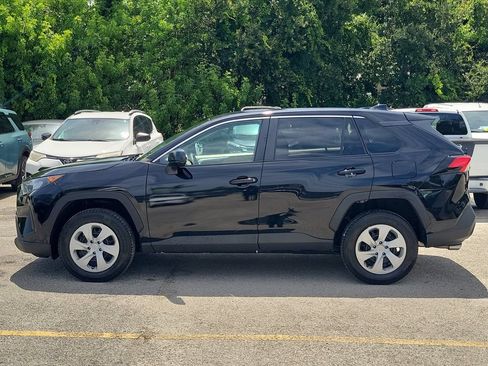 Used 2022 Toyota RAV4 LE FWD image 7