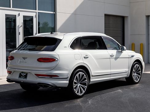 Used 2023 Bentley Bentayga Extended Wheelbase image 25