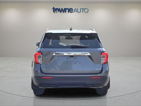 Used 2022 Ford Explorer XLT AWD/4WD image 5