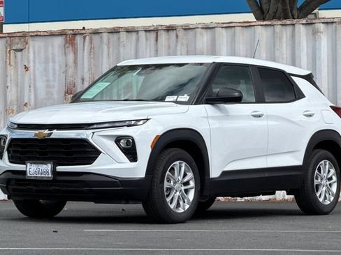 Used 2026 Chevrolet TrailBlazer LS w/ LS Convenience Package image 8