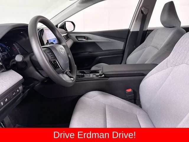 Used 2026 Toyota Camry LE FWD image 6